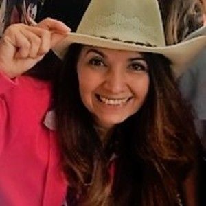 Meet your Posher, Mariela